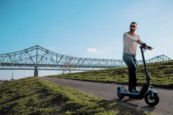 NIU - KQi 300X Foldable Electric Kick Scooter W/ 37 mi Max Range & 23.7 mph Max Speed - Space Grey - Image 5