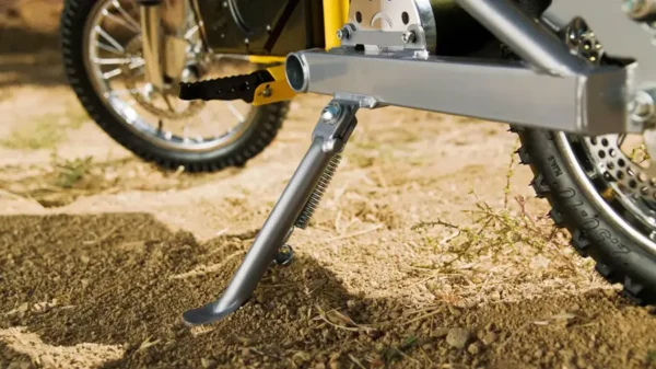Razor - MX650 Dirt Rocket Off-Road Motocross Bike w/10 miles max operating range and 17 mph max speed - yellow - Image 7