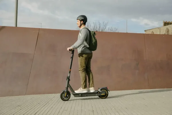 Segway - Max G2 Electric Kick Scooter Foldable w/ 43 Mile Range and 22 MPH Max Speed - Black - Image 11